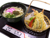 揚げたて!サクサクの「特製天ぷらうどん」♪